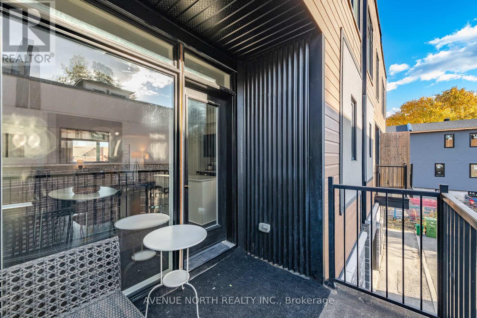 938 Woodroffe Avenue