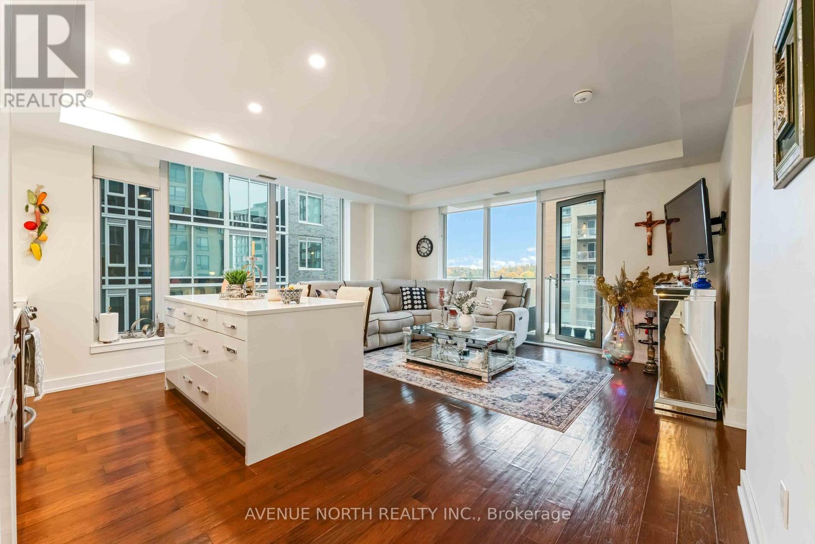 601 - 111 Champagne Avenue S