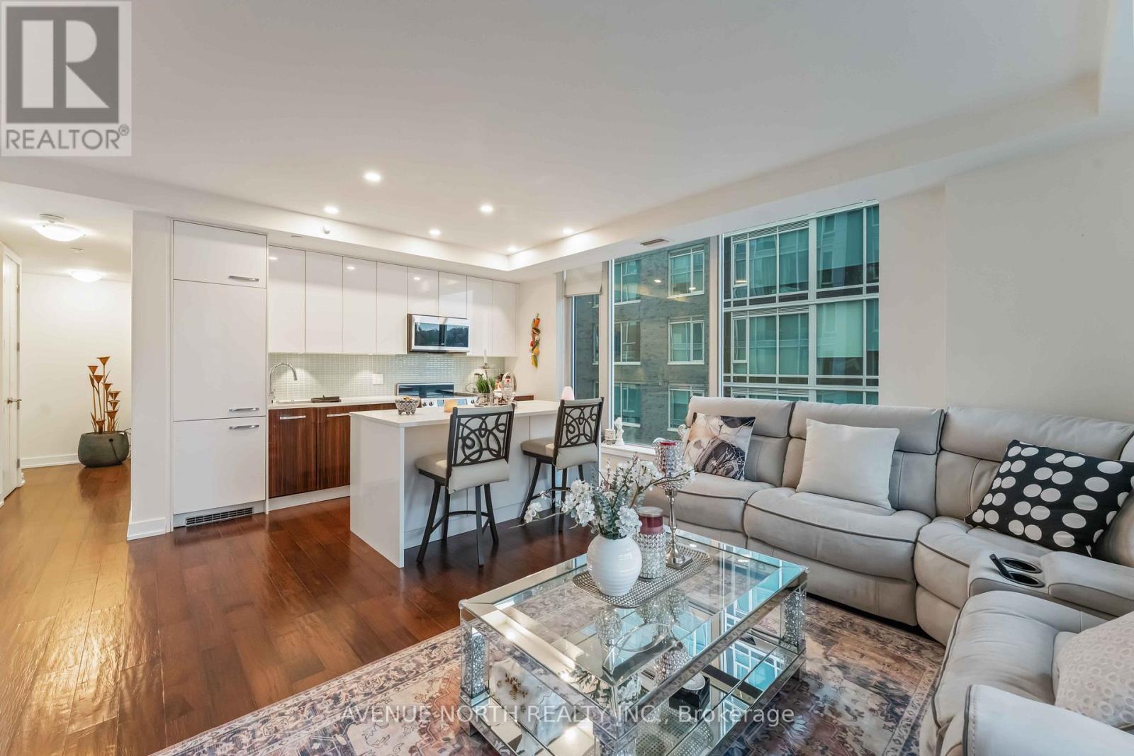 601 - 111 Champagne Avenue S