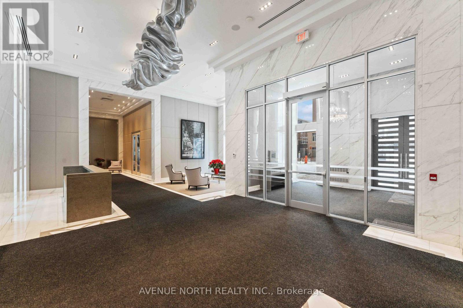 601 - 111 Champagne Avenue S