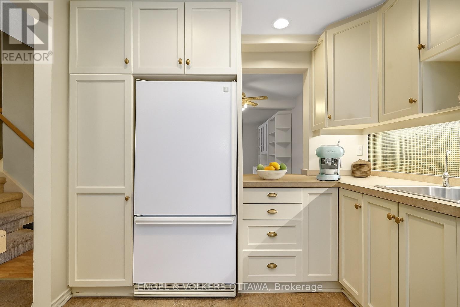 68 - 1947 Stonehenge Crescent