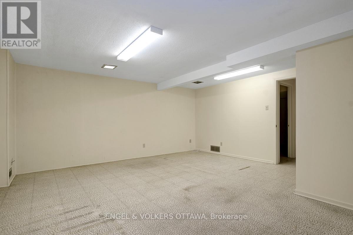 68 - 1947 Stonehenge Crescent