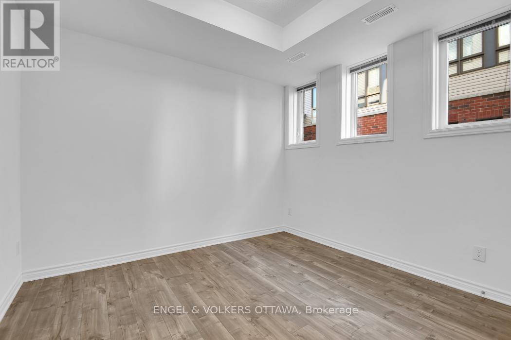 L - 50 Jaguar Private