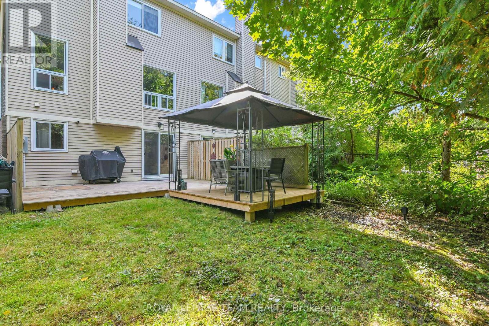 140 Centrepointe Drive