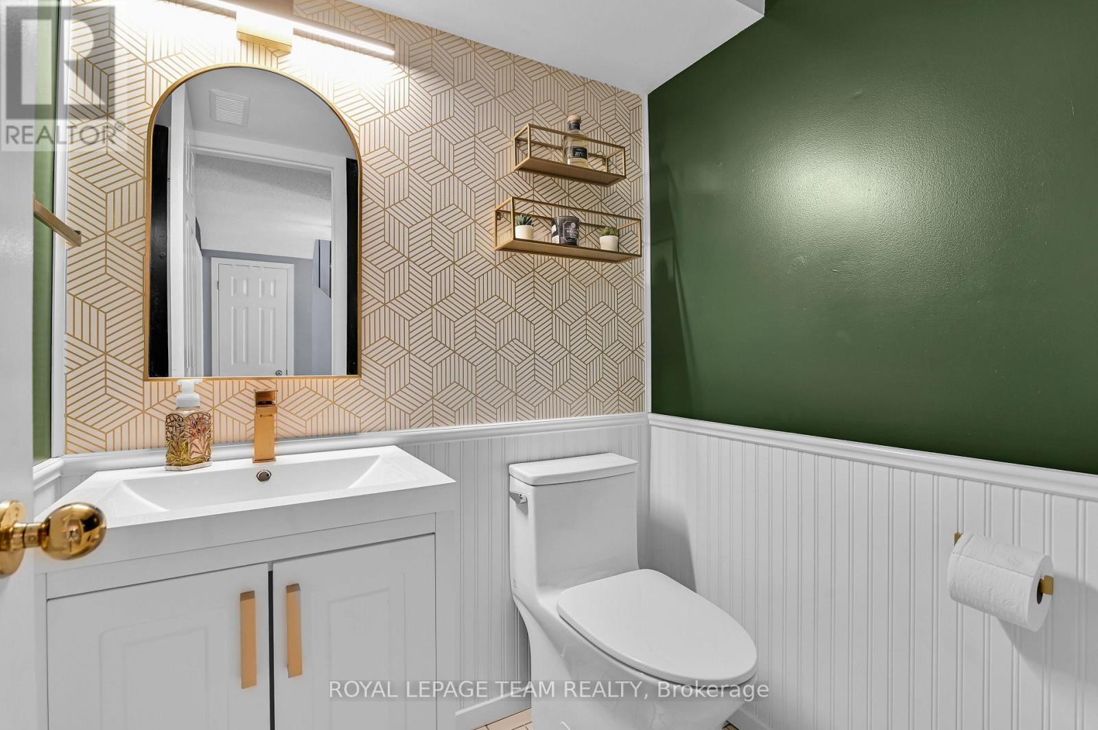 140 Centrepointe Drive