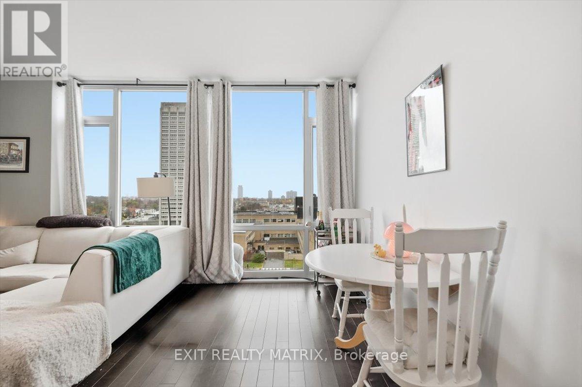 903 - 201 Parkdale Avenue W