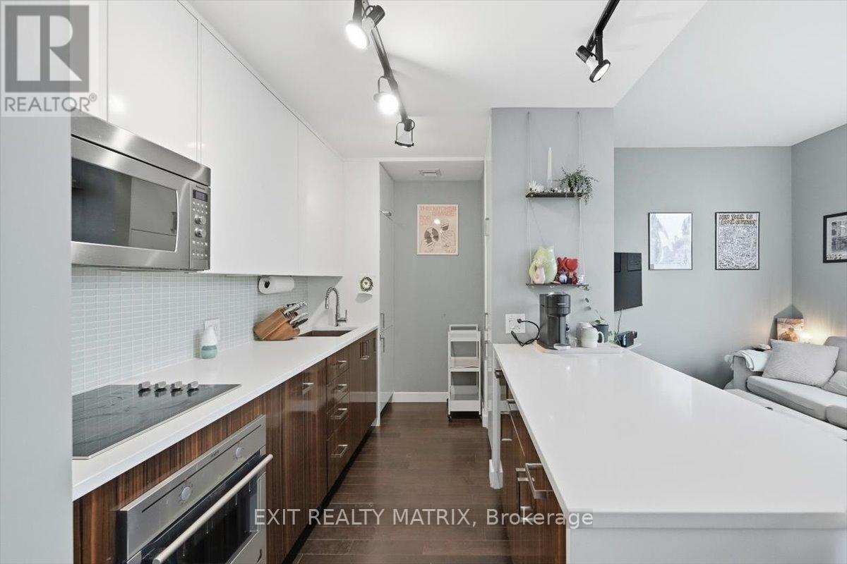 903 - 201 Parkdale Avenue W