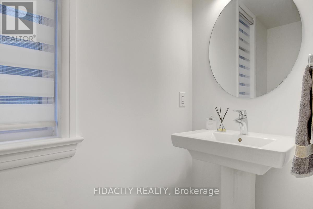 864 Moses Tennisco Street