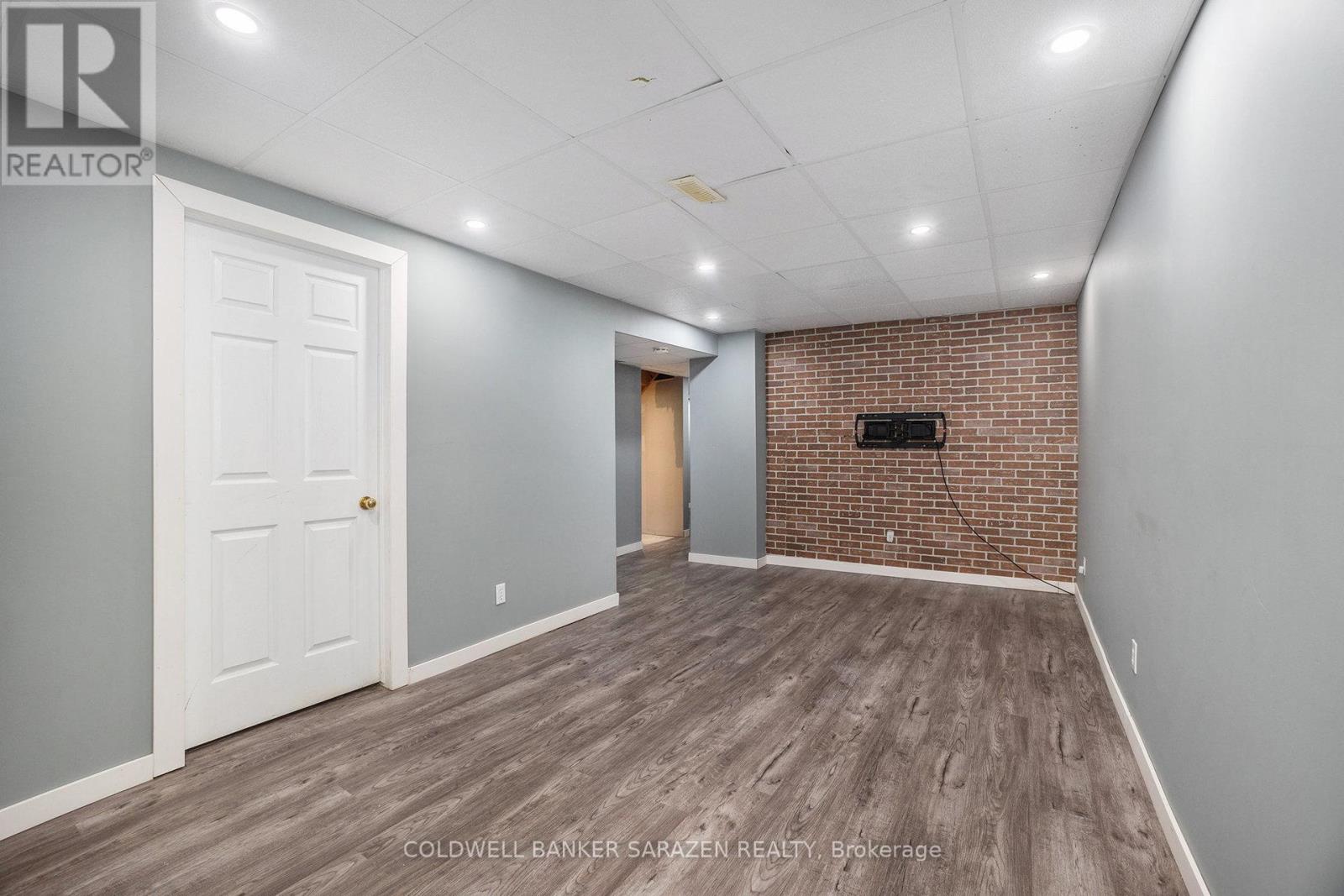 330 Fairbrooke Court