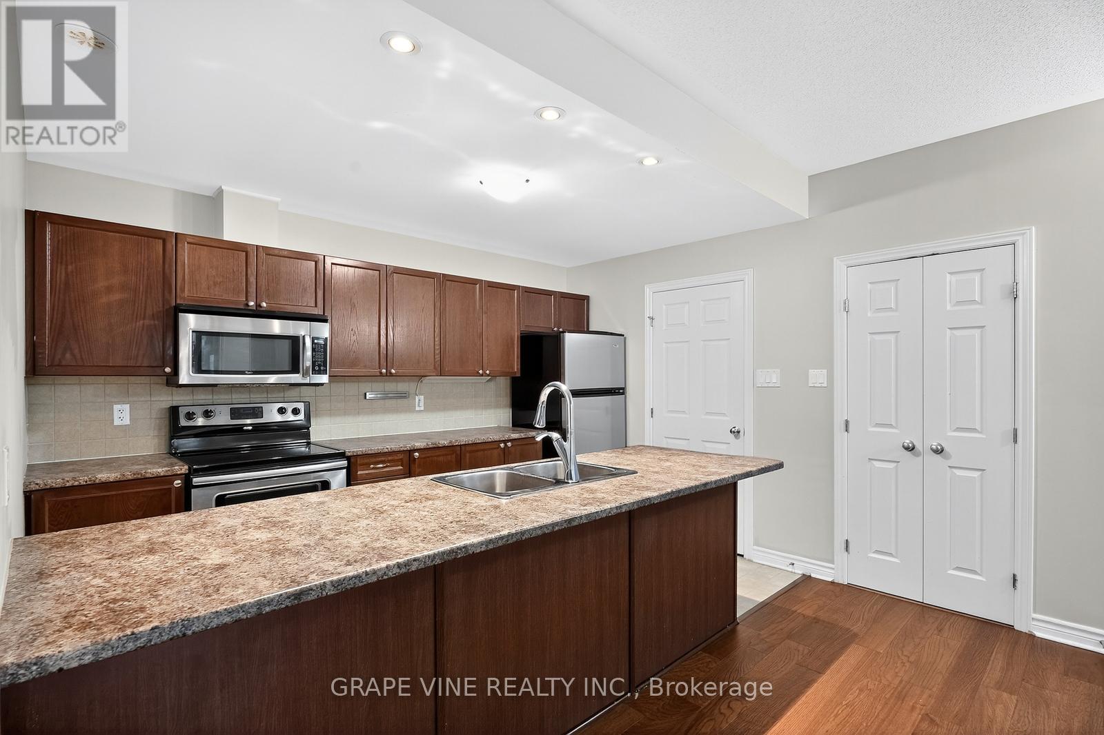 C - 140 Mocha Private