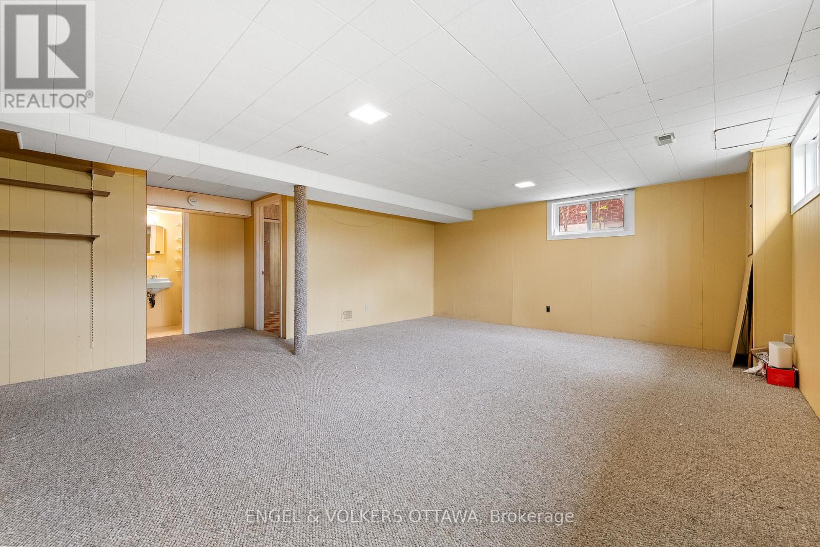 989 Connaught Avenue