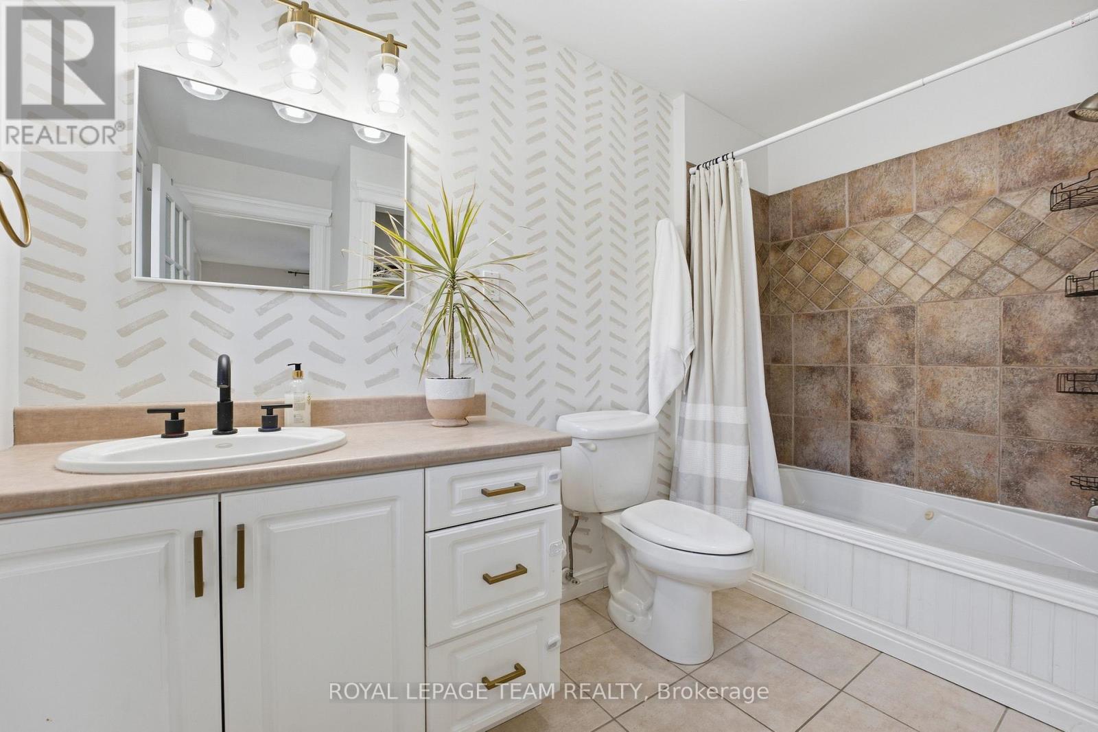 116 Mclachlin Street S