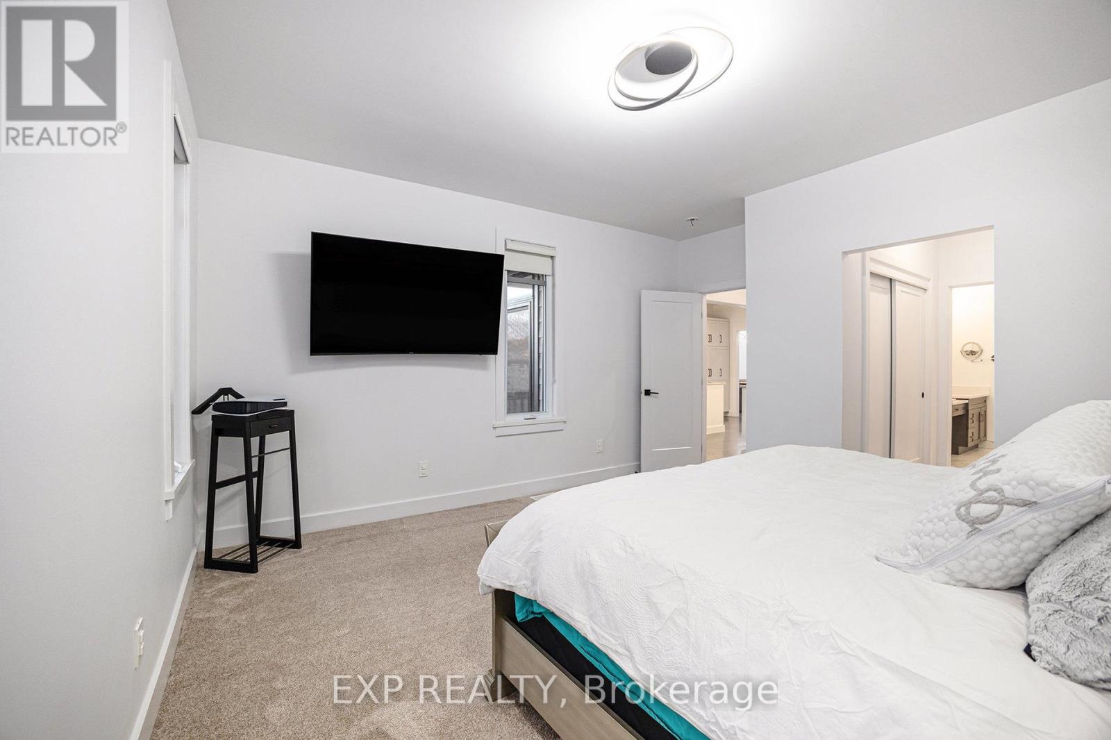 66 Bald Eagle Crescent