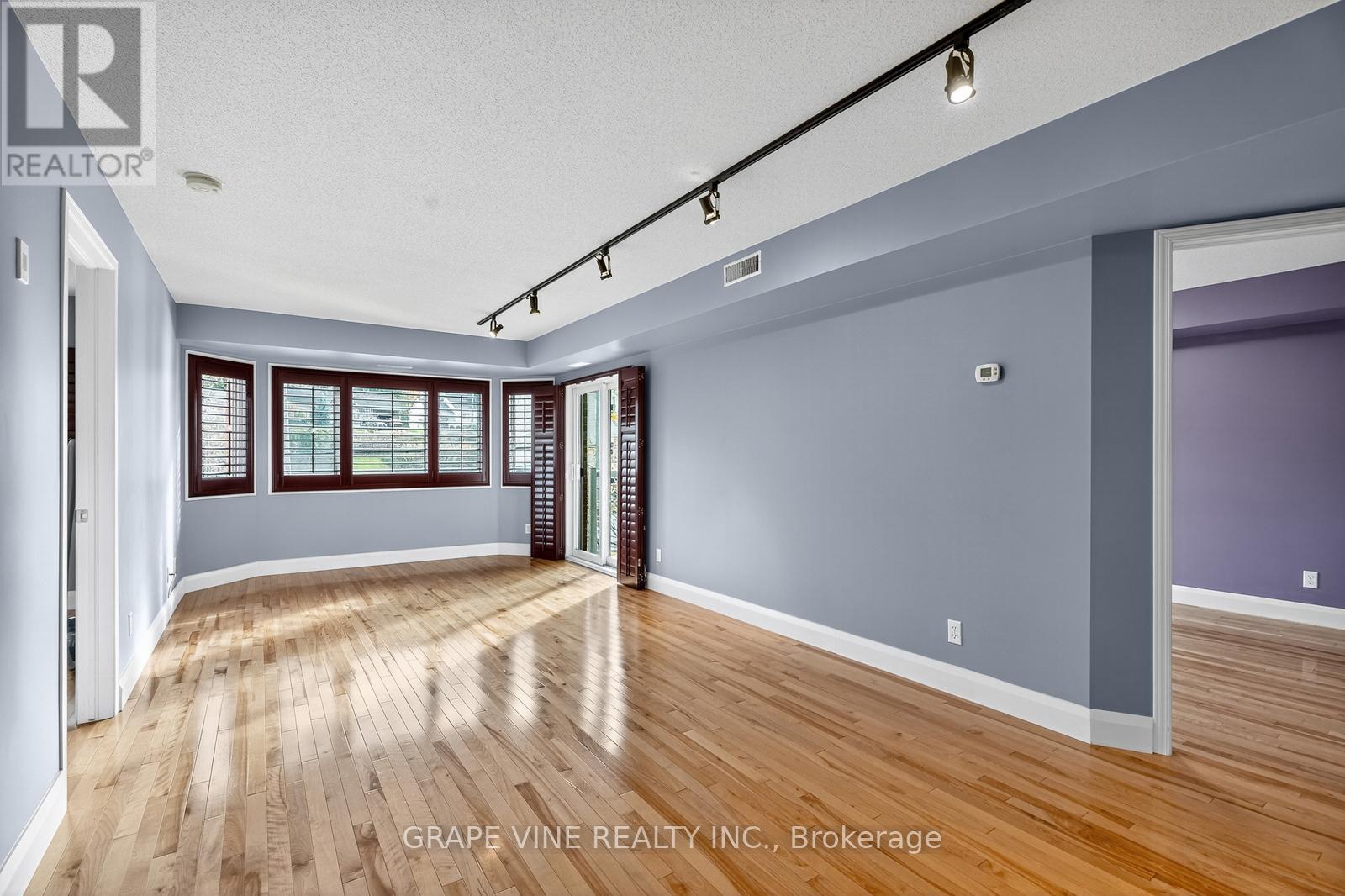 301u - 1921 St. Joseph Boulevard