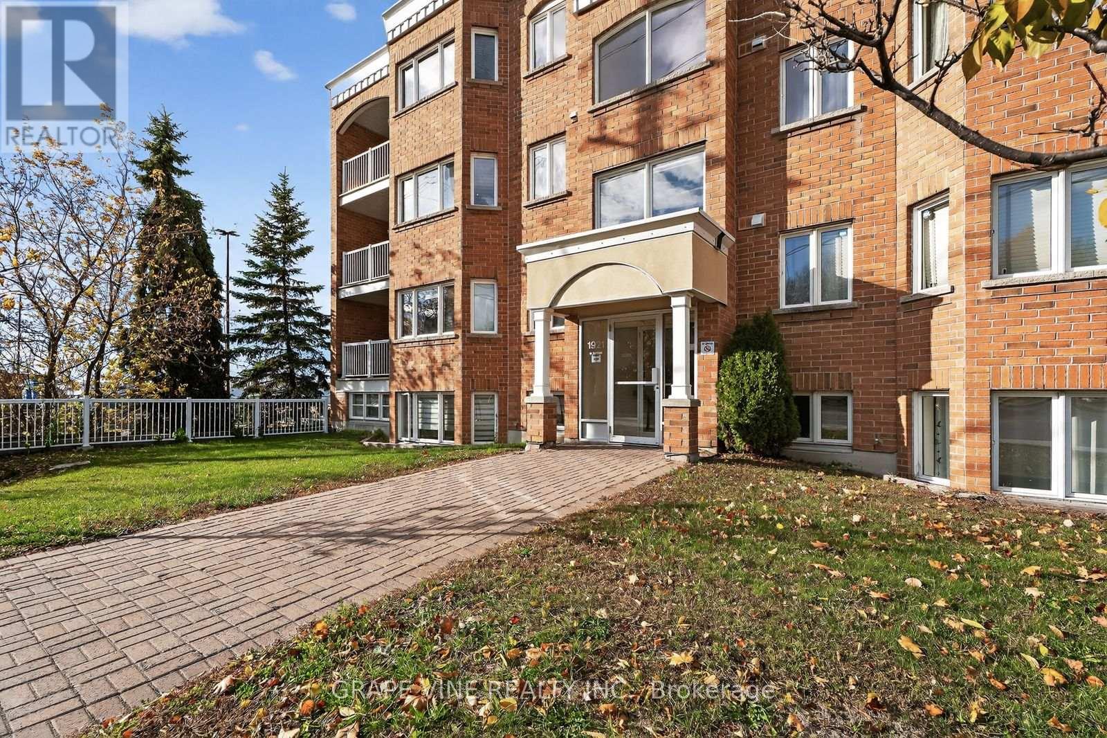 301u - 1921 St. Joseph Boulevard