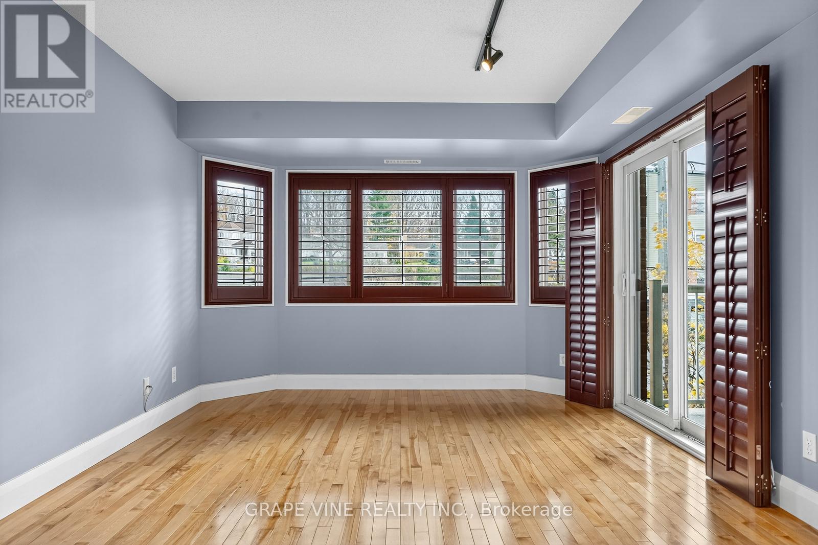 301u - 1921 St. Joseph Boulevard