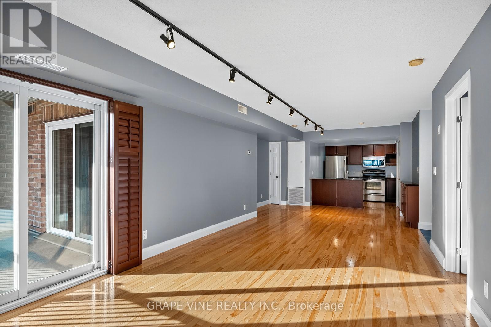 301u - 1921 St. Joseph Boulevard