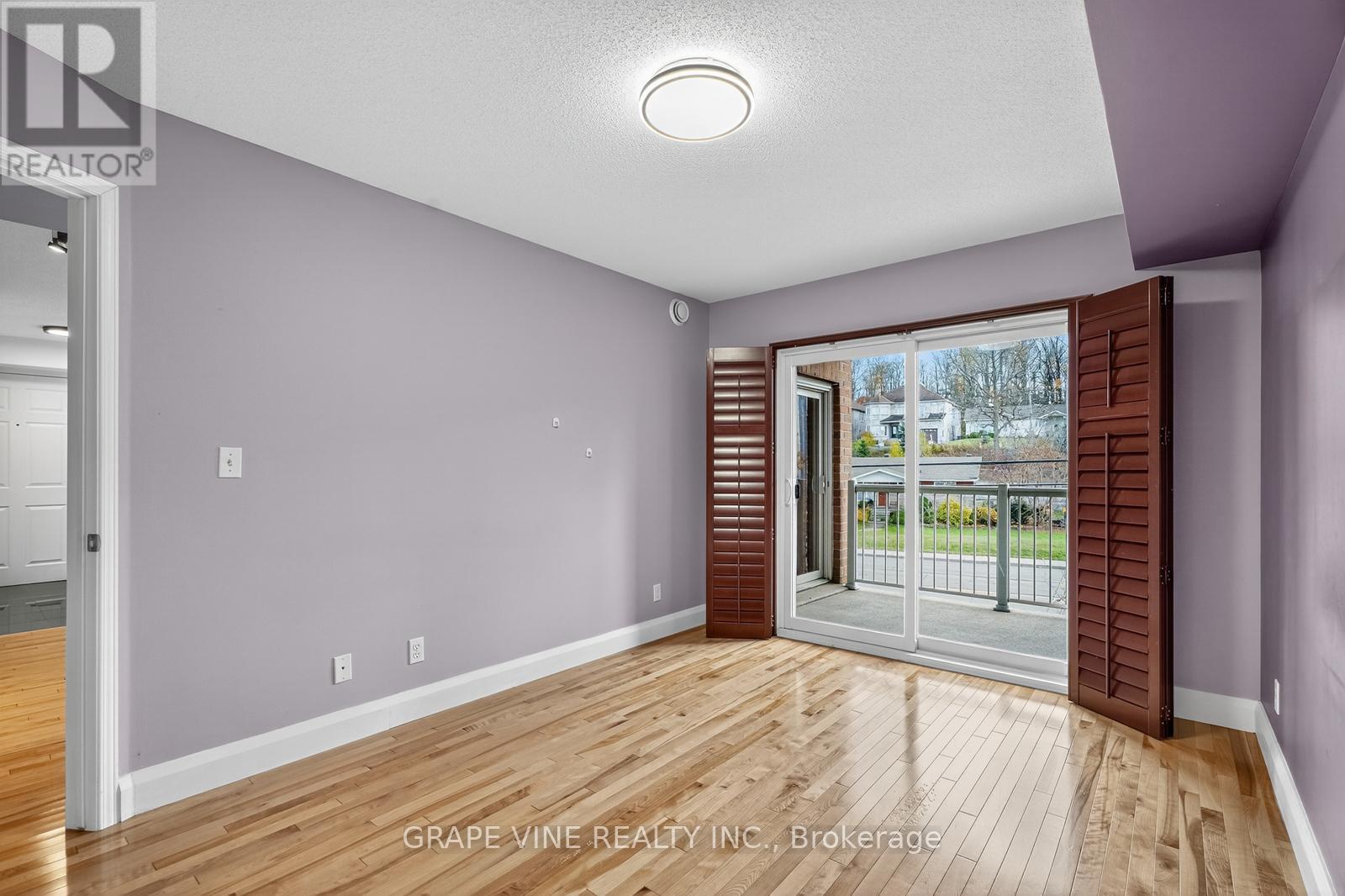 301u - 1921 St. Joseph Boulevard