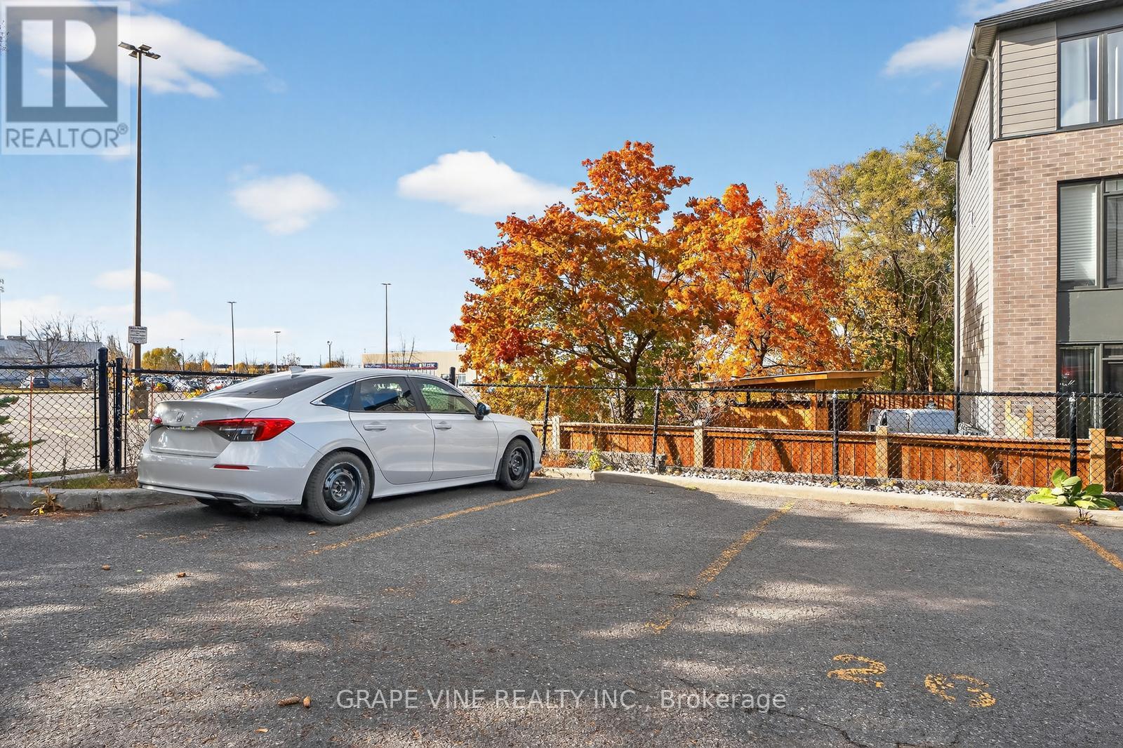 301u - 1921 St. Joseph Boulevard