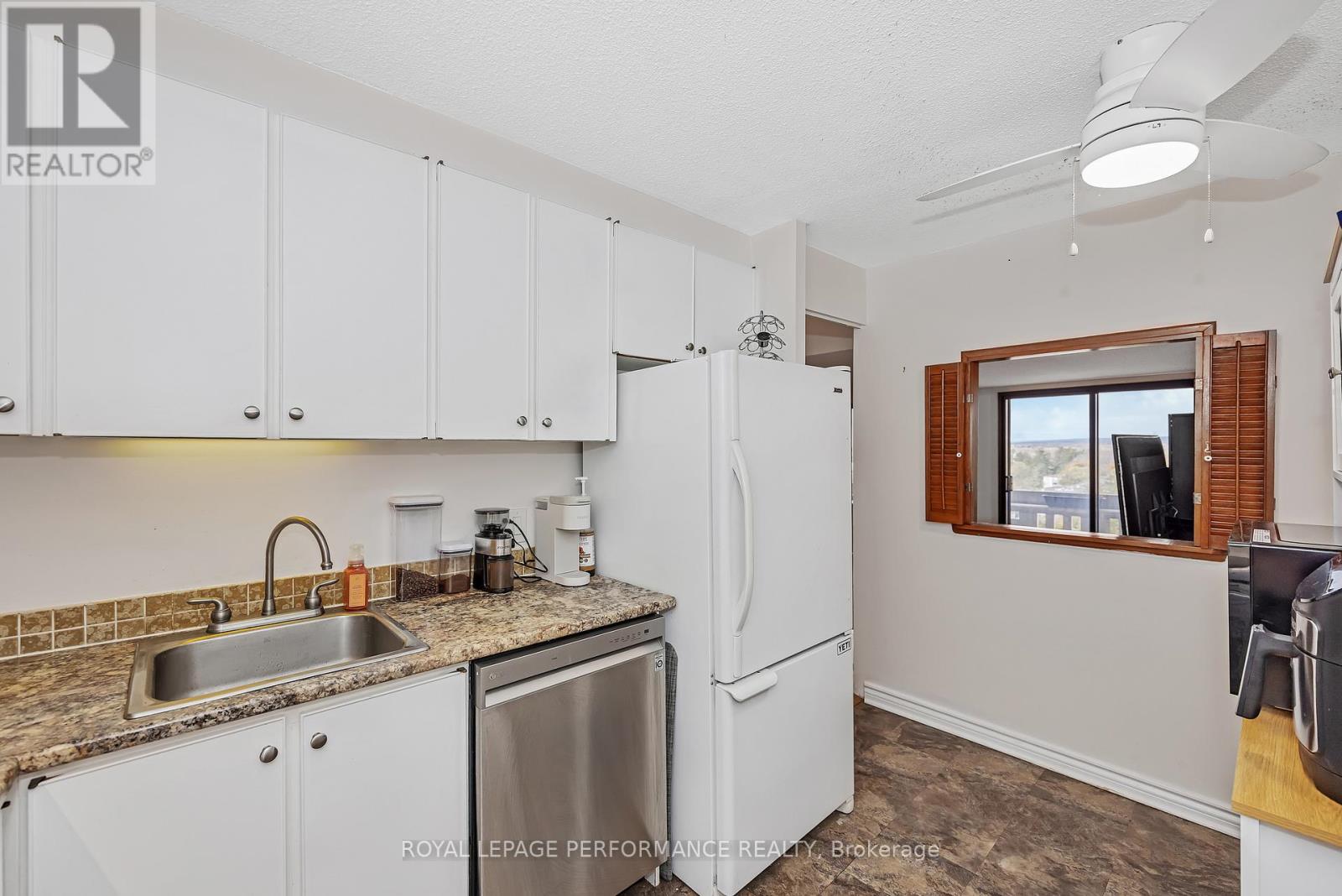 308 - 415 Greenview Avenue