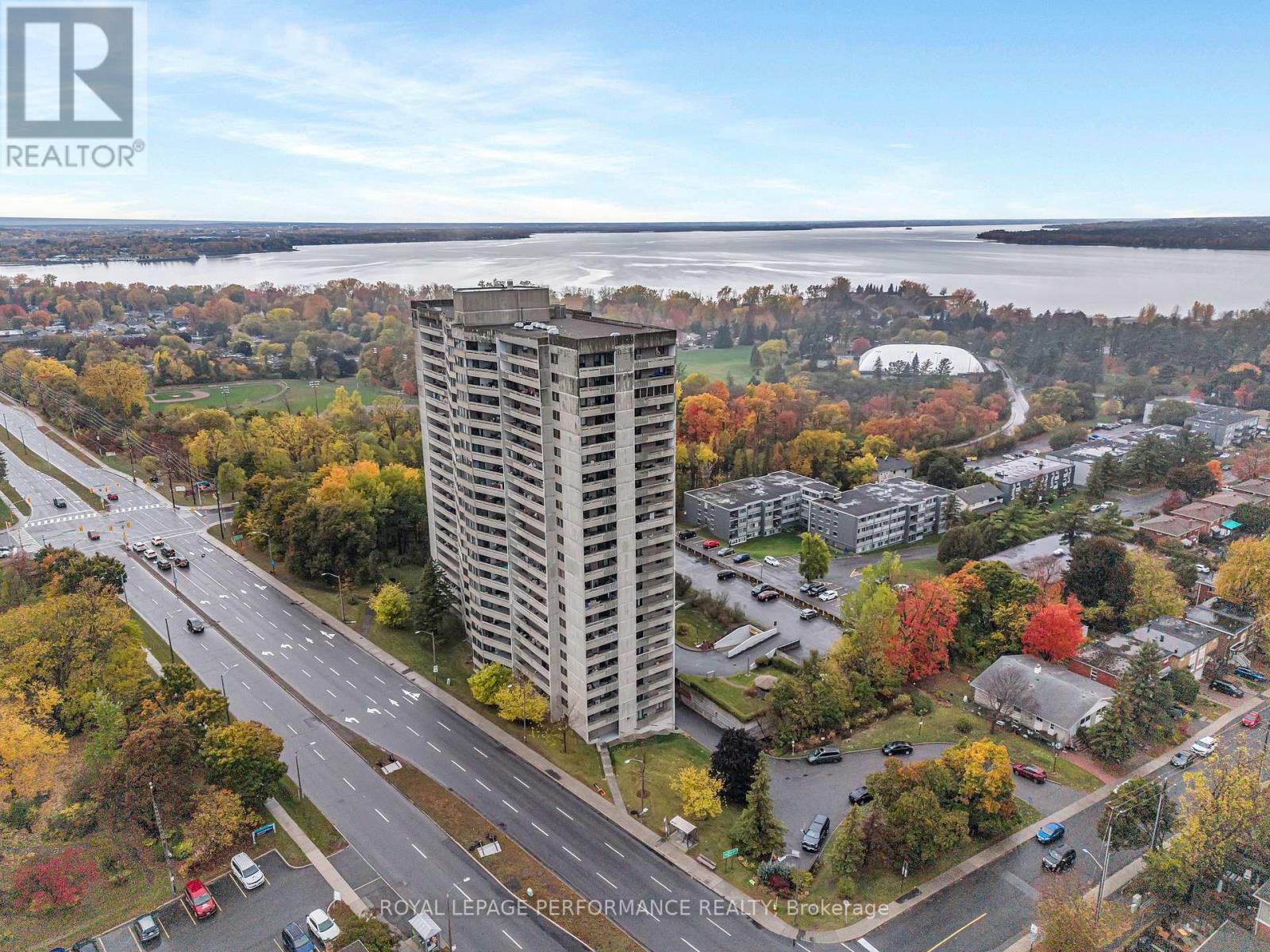 308 - 415 Greenview Avenue