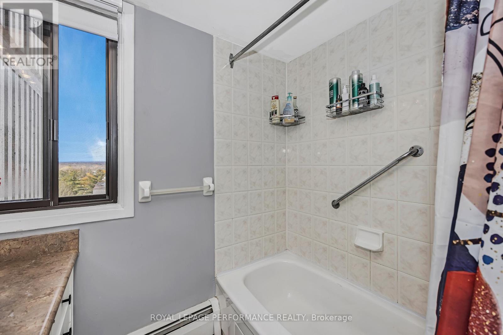 308 - 415 Greenview Avenue