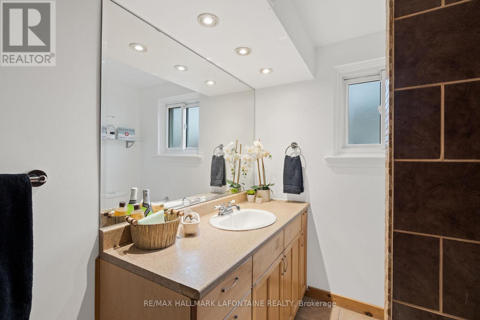 303 Mockingbird Drive