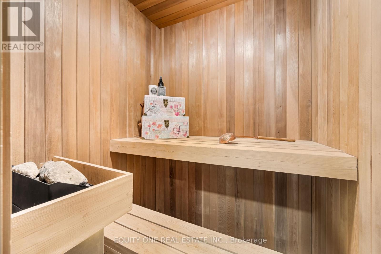 2b - 142 Waverley Street