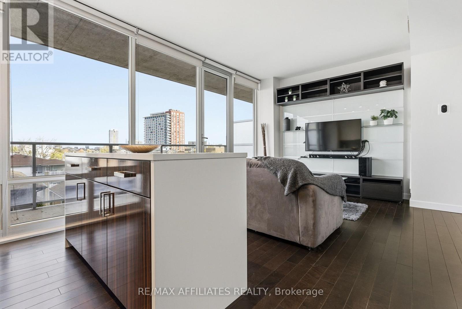 508 - 201 Parkdale Avenue W