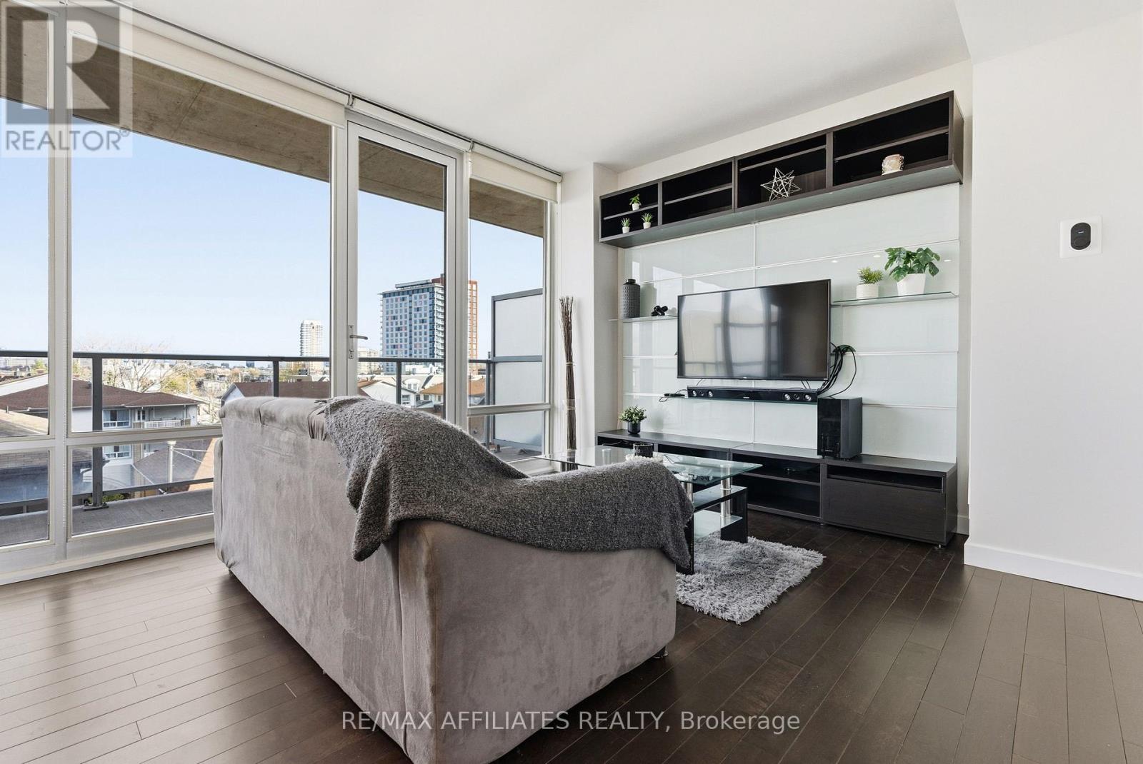 508 - 201 Parkdale Avenue W