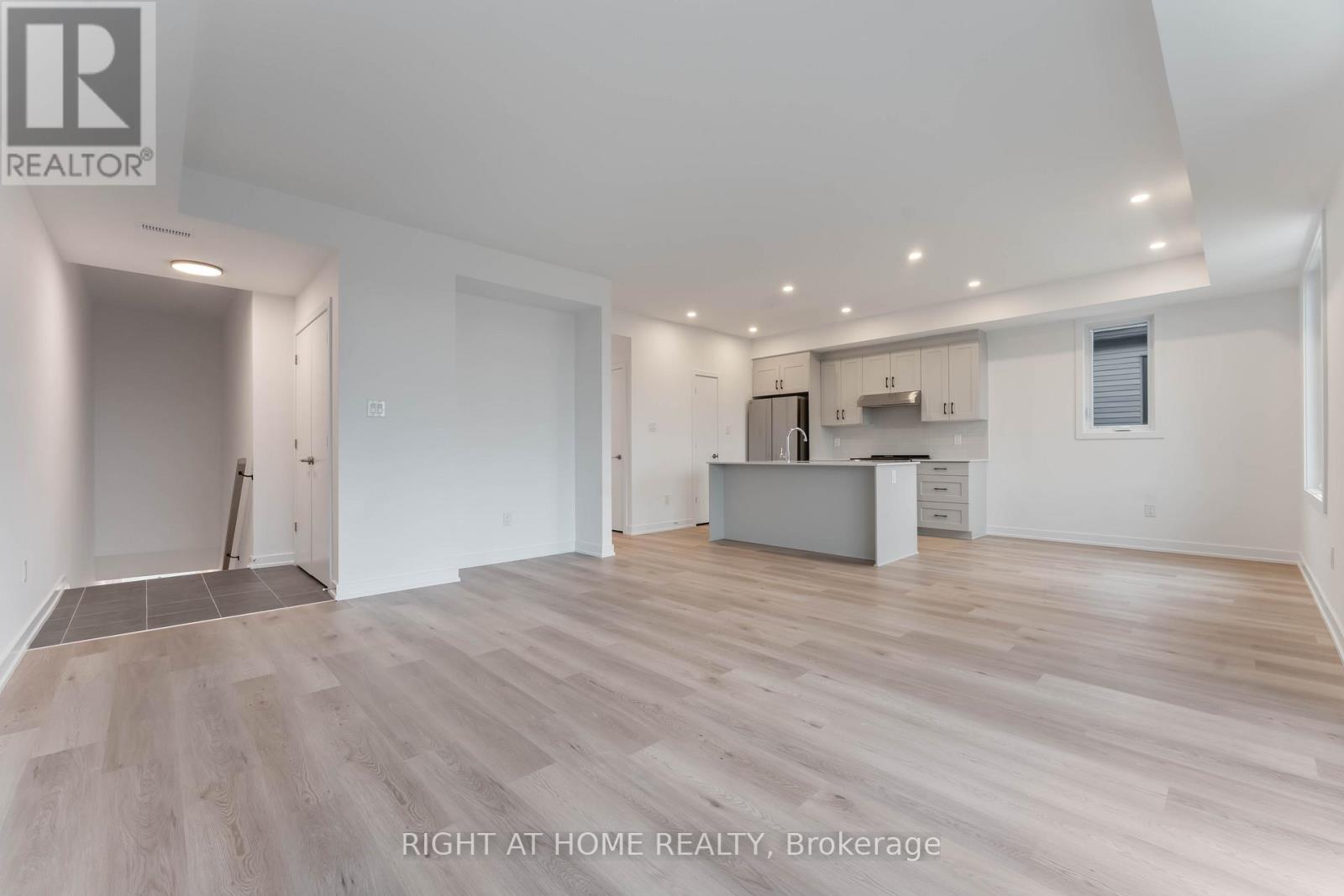 213 - 20f Maize Street