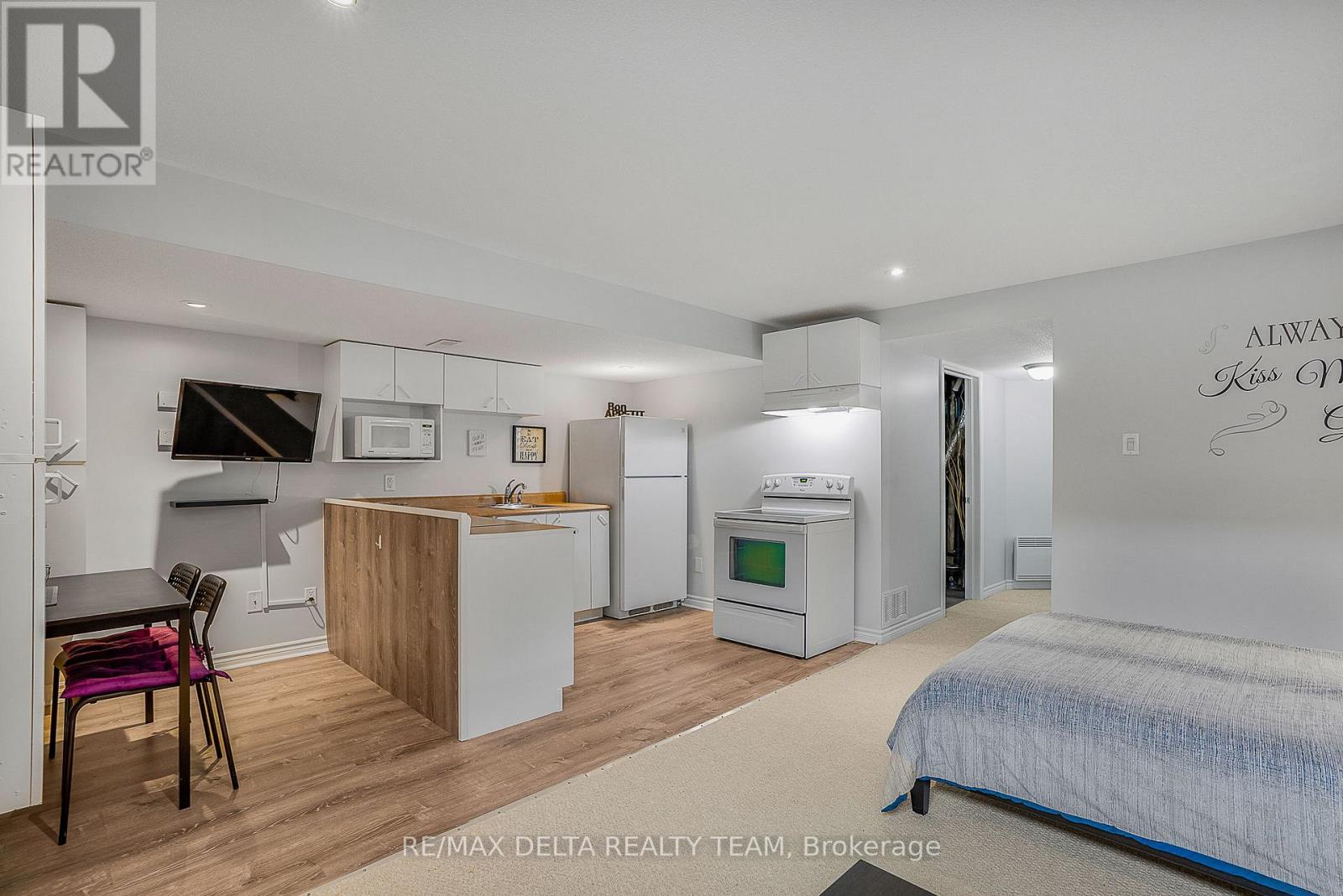 2210 Descartes Street