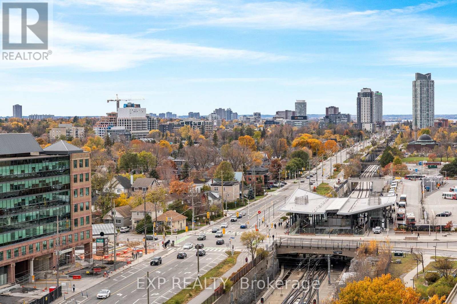 Ph10 - 215 Parkdale Avenue