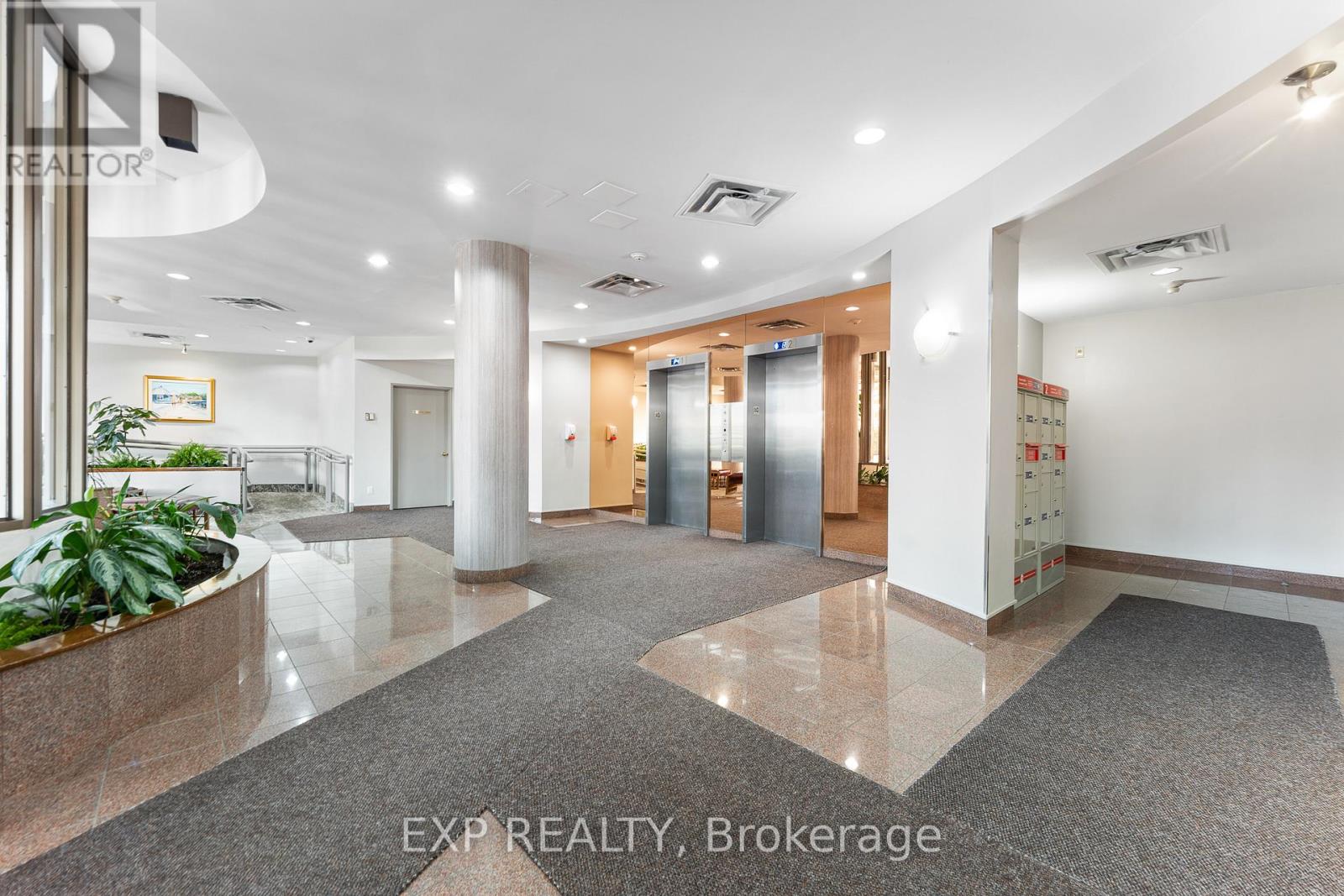 Ph10 - 215 Parkdale Avenue