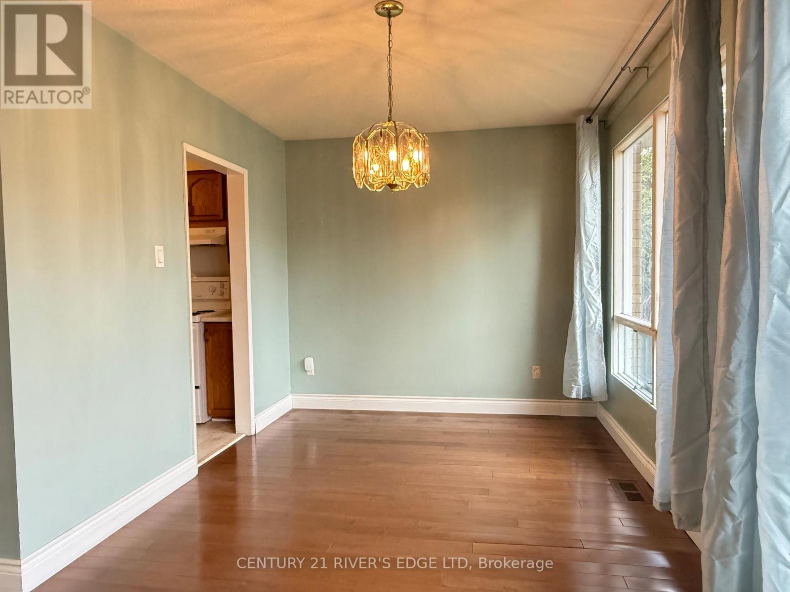 2527 Needham Crescent