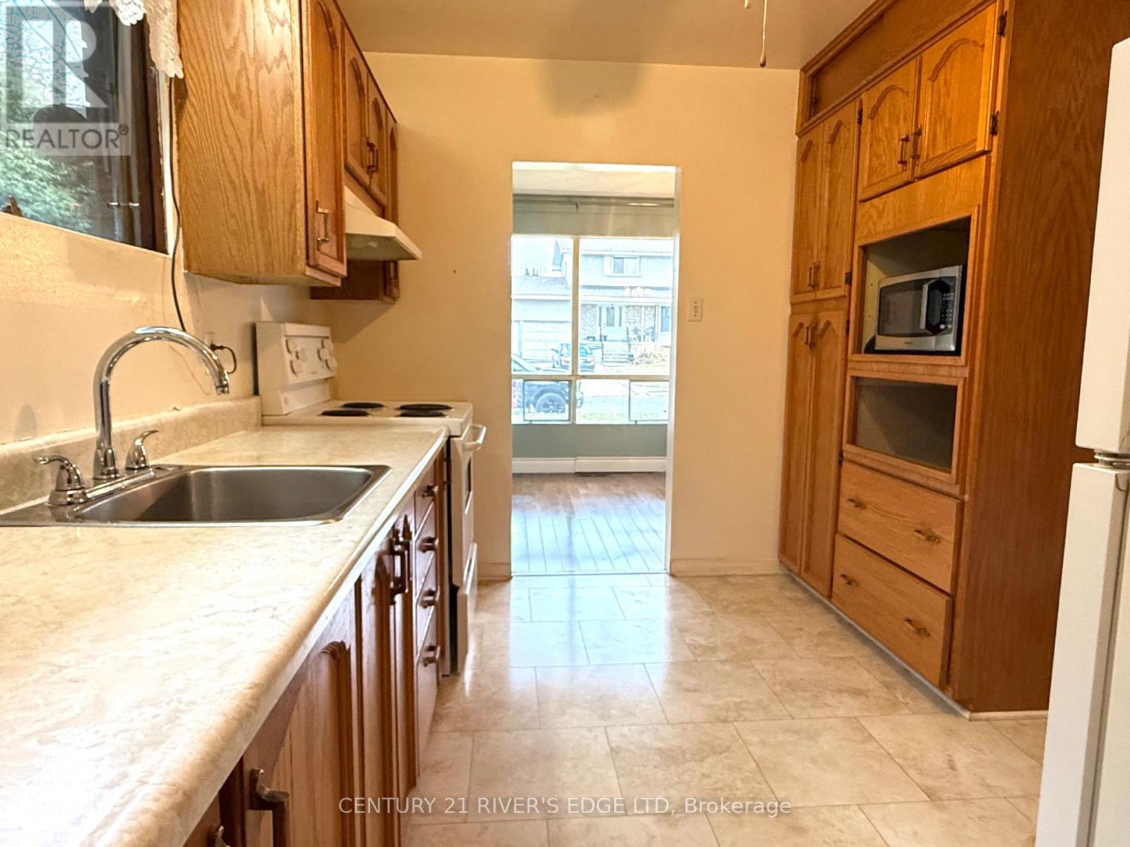 2527 Needham Crescent