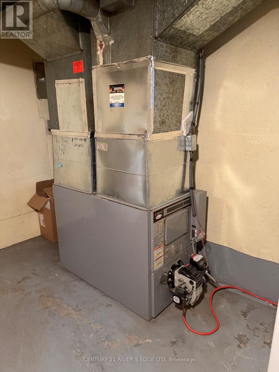 2527 Needham Crescent