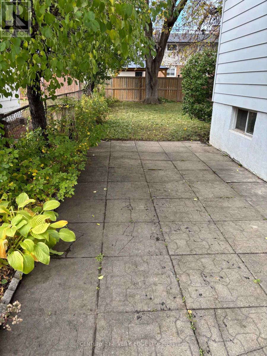 2527 Needham Crescent