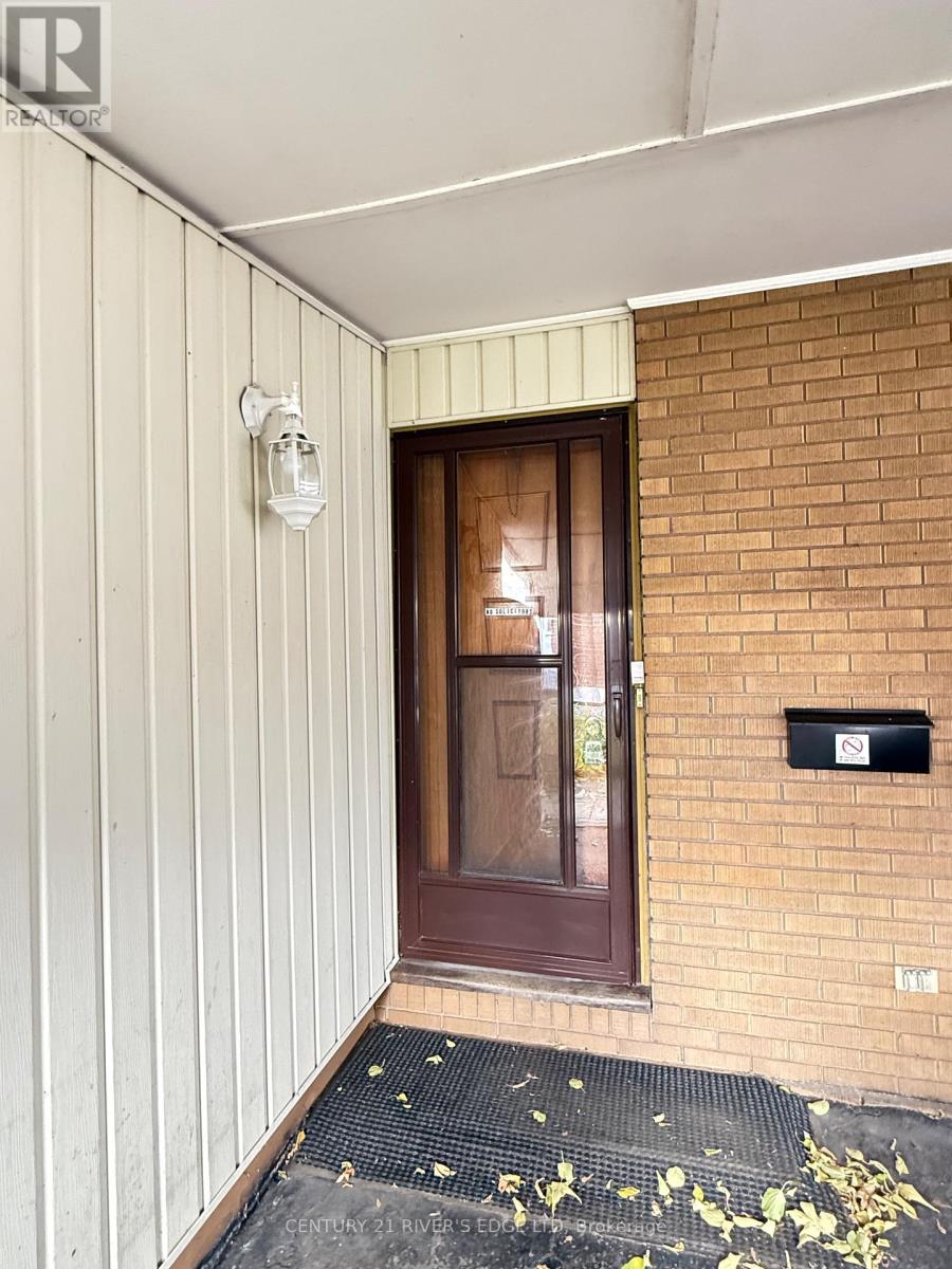 2527 Needham Crescent