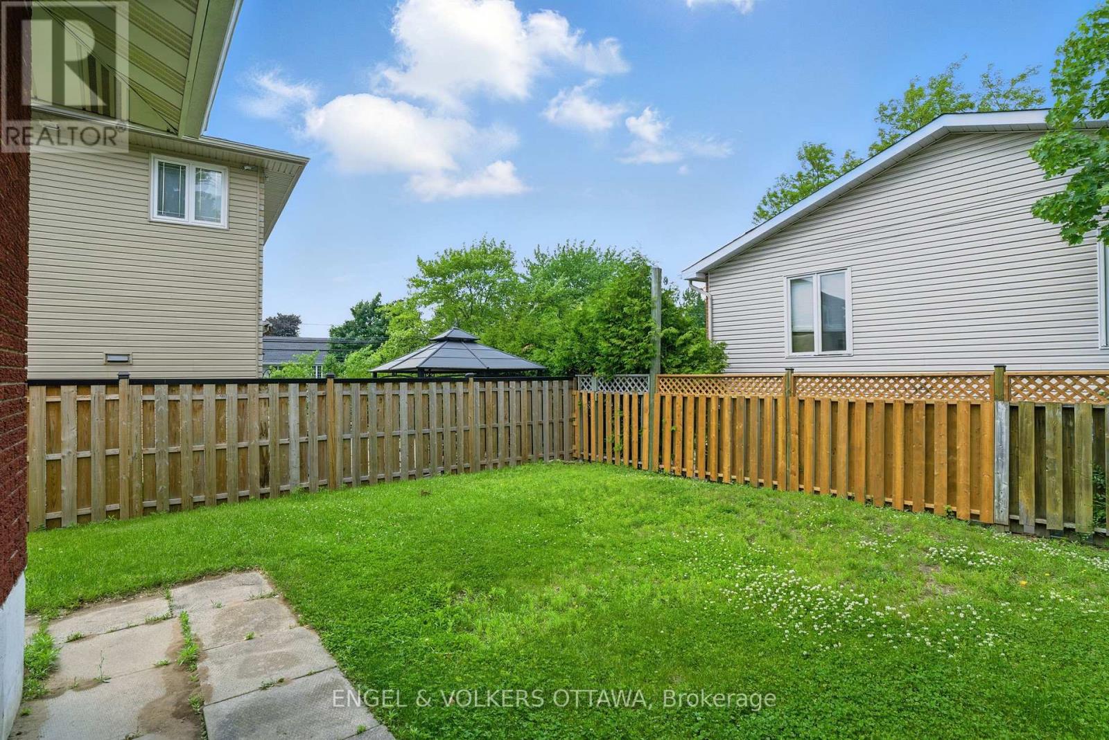 1427 Rosebella Avenue