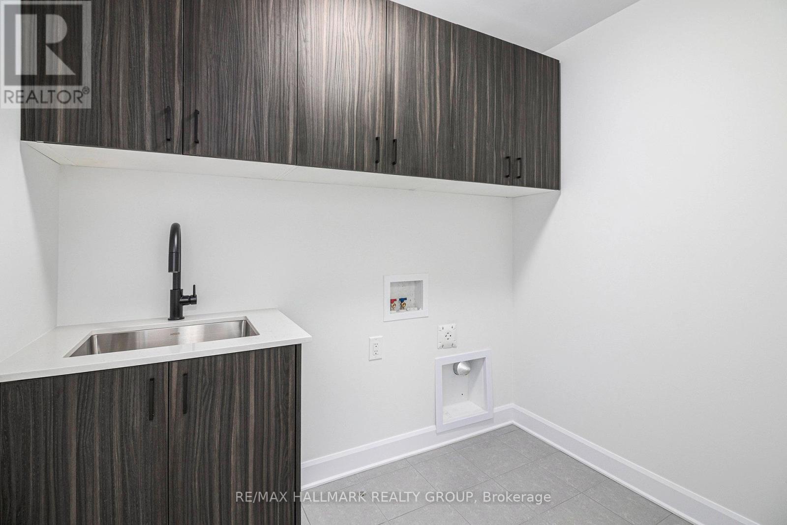 526 Reflection Street