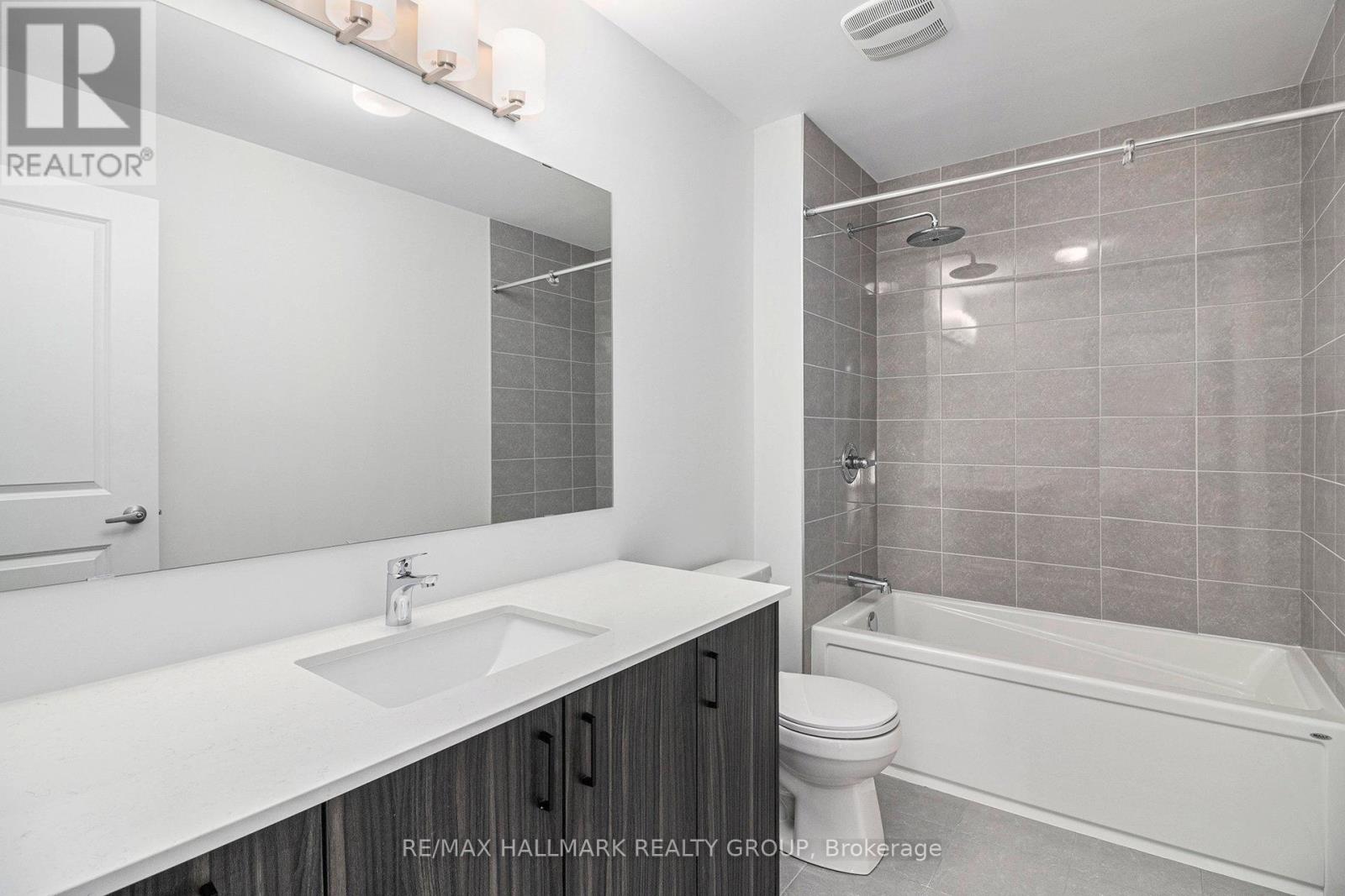 526 Reflection Street