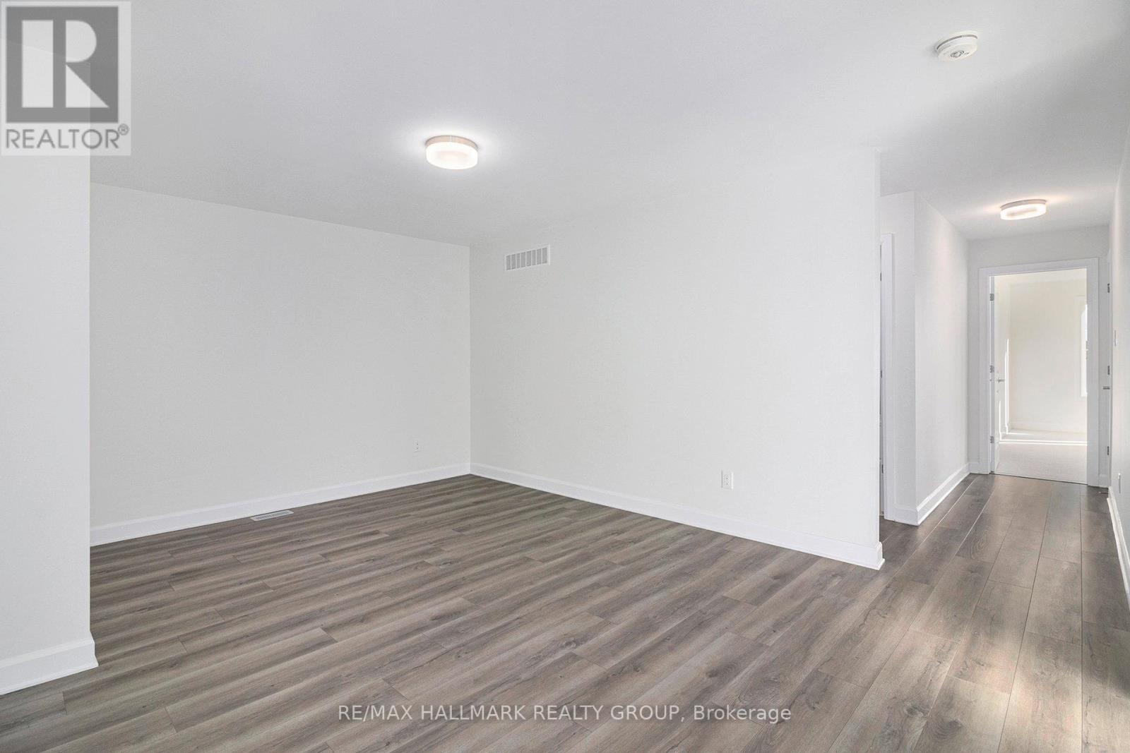 526 Reflection Street