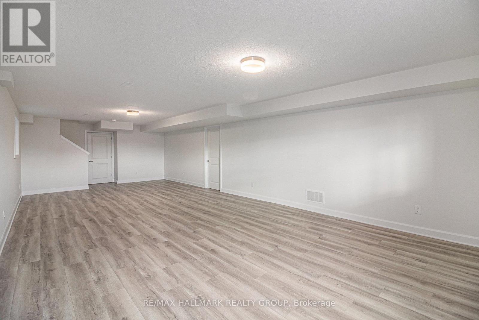 526 Reflection Street