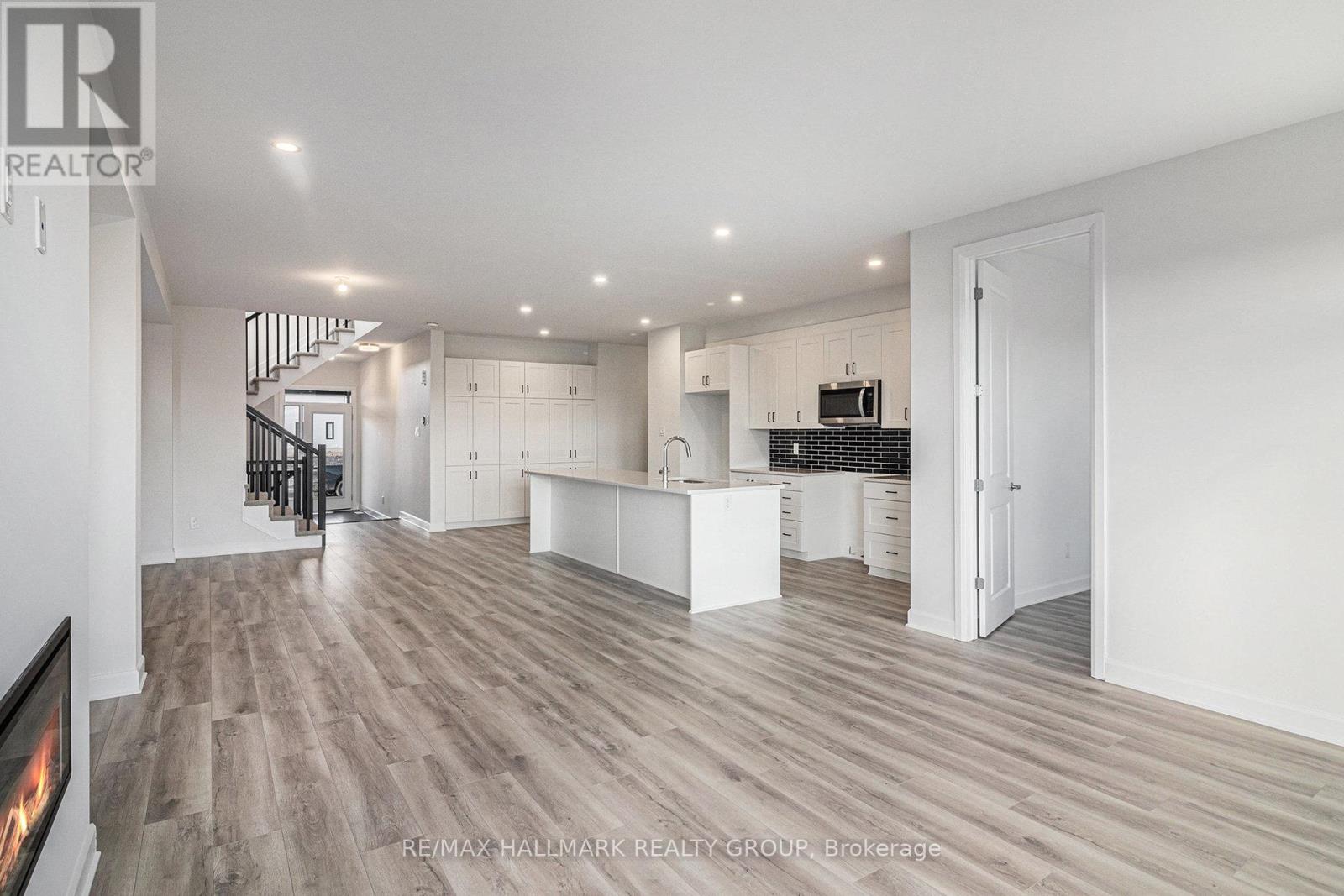 526 Reflection Street