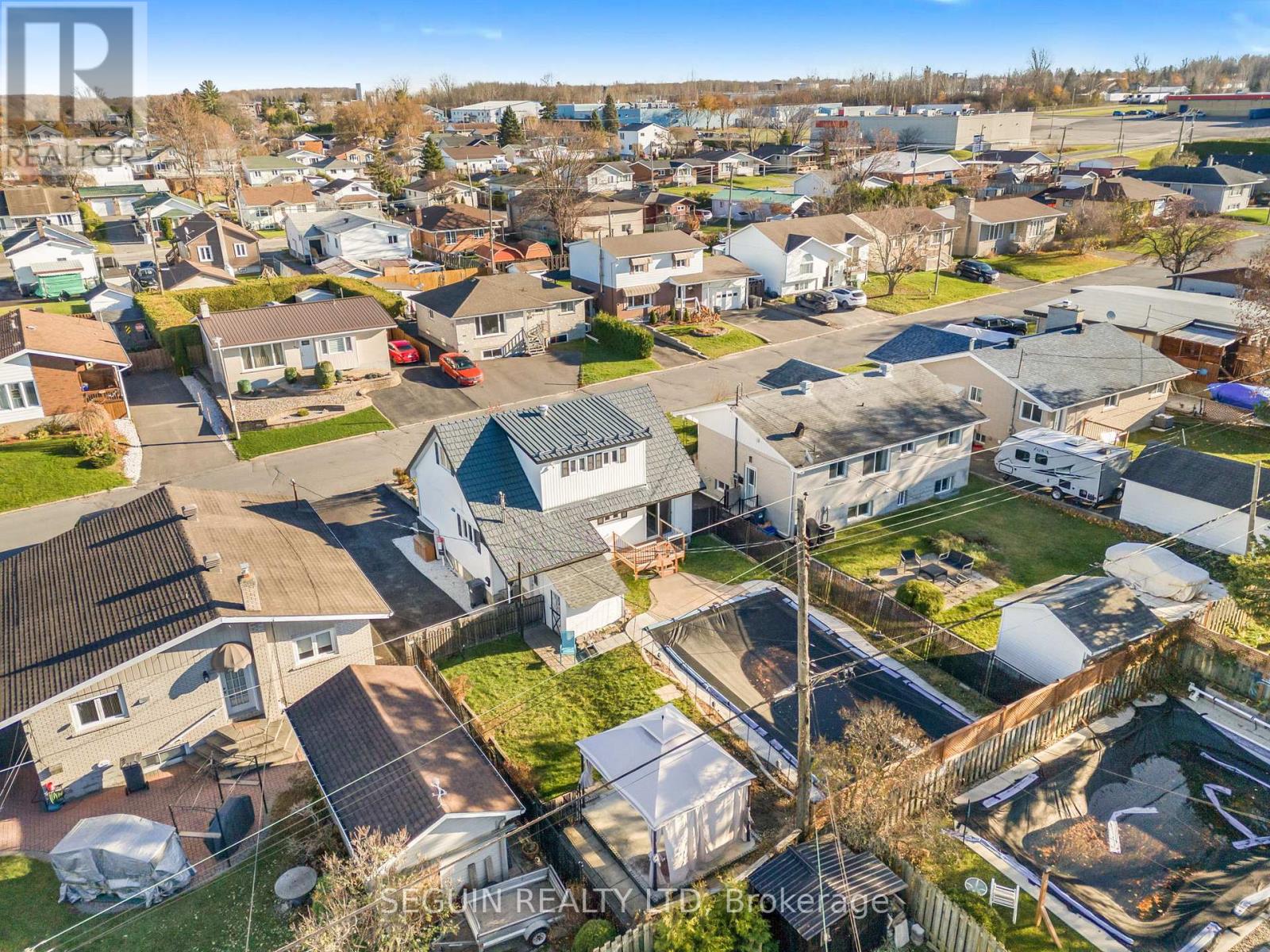 460 Theriault Street