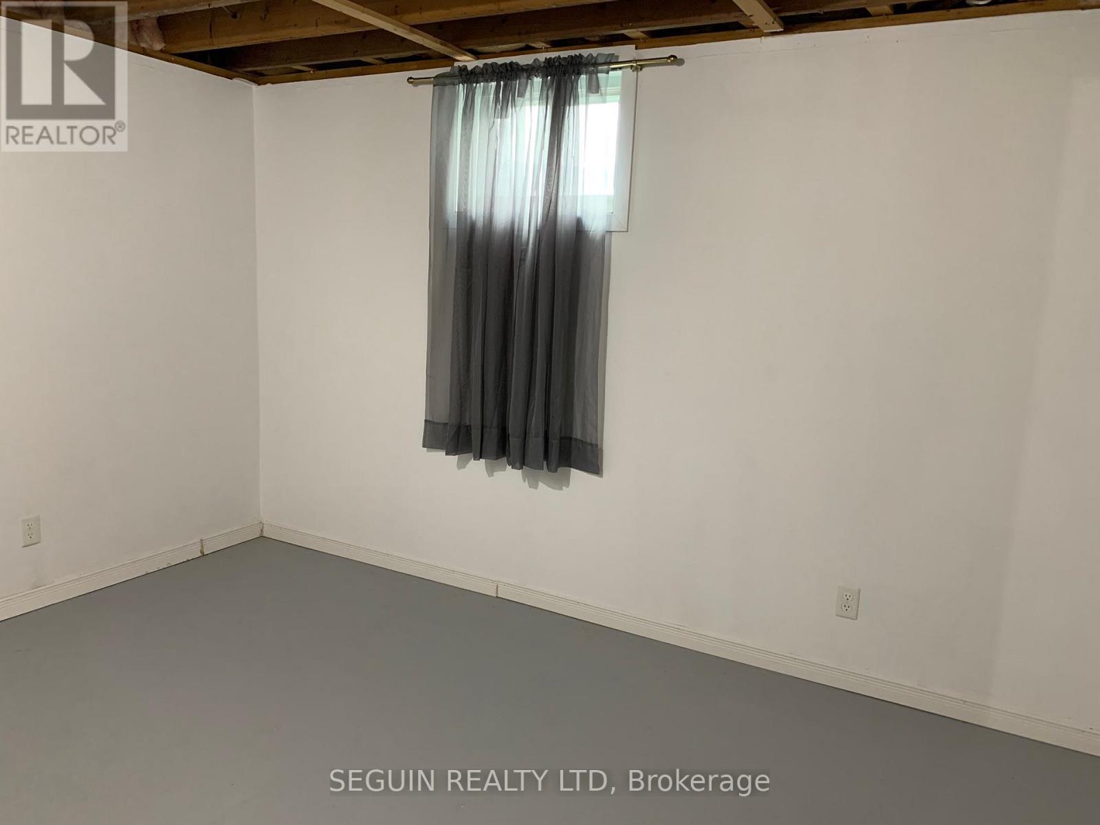 460 Theriault Street