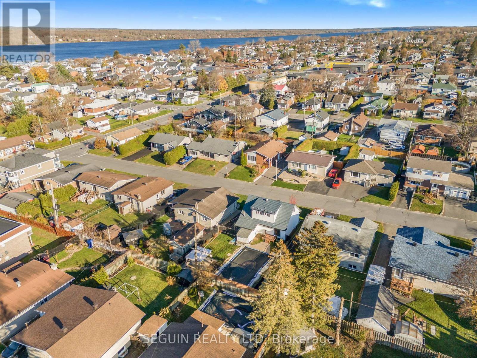 460 Theriault Street