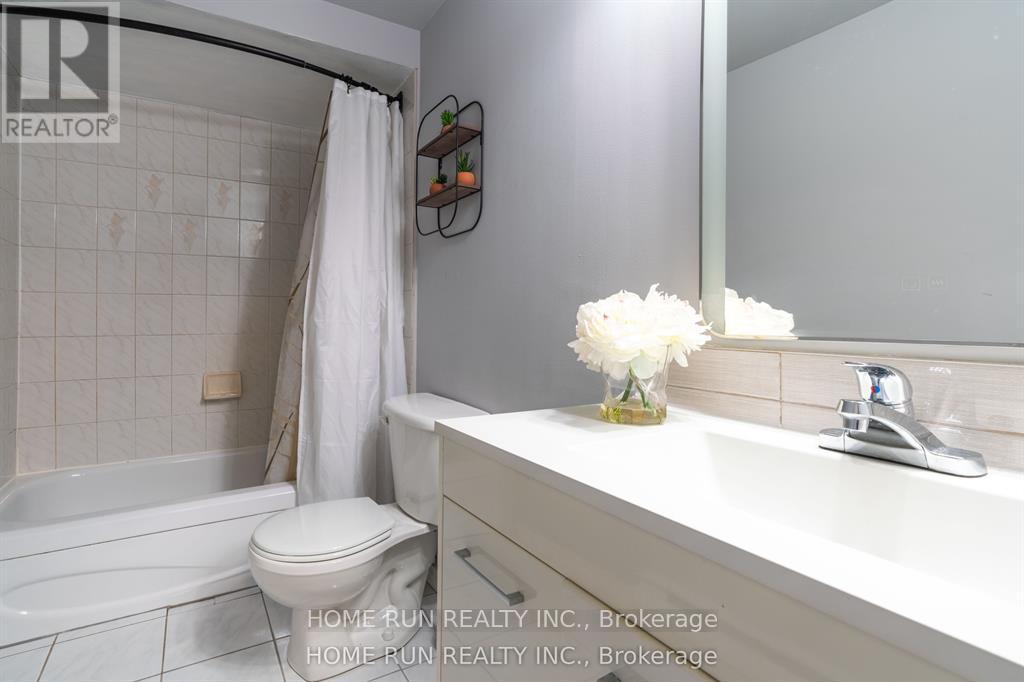 22 - 2610 Draper Avenue