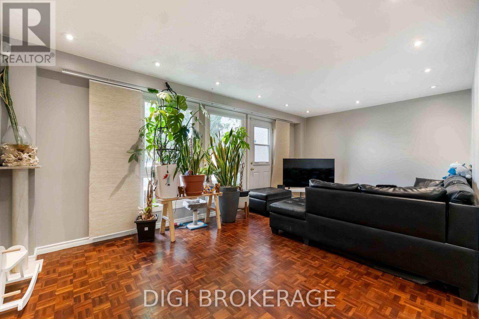 1422 Lassiter Terrace